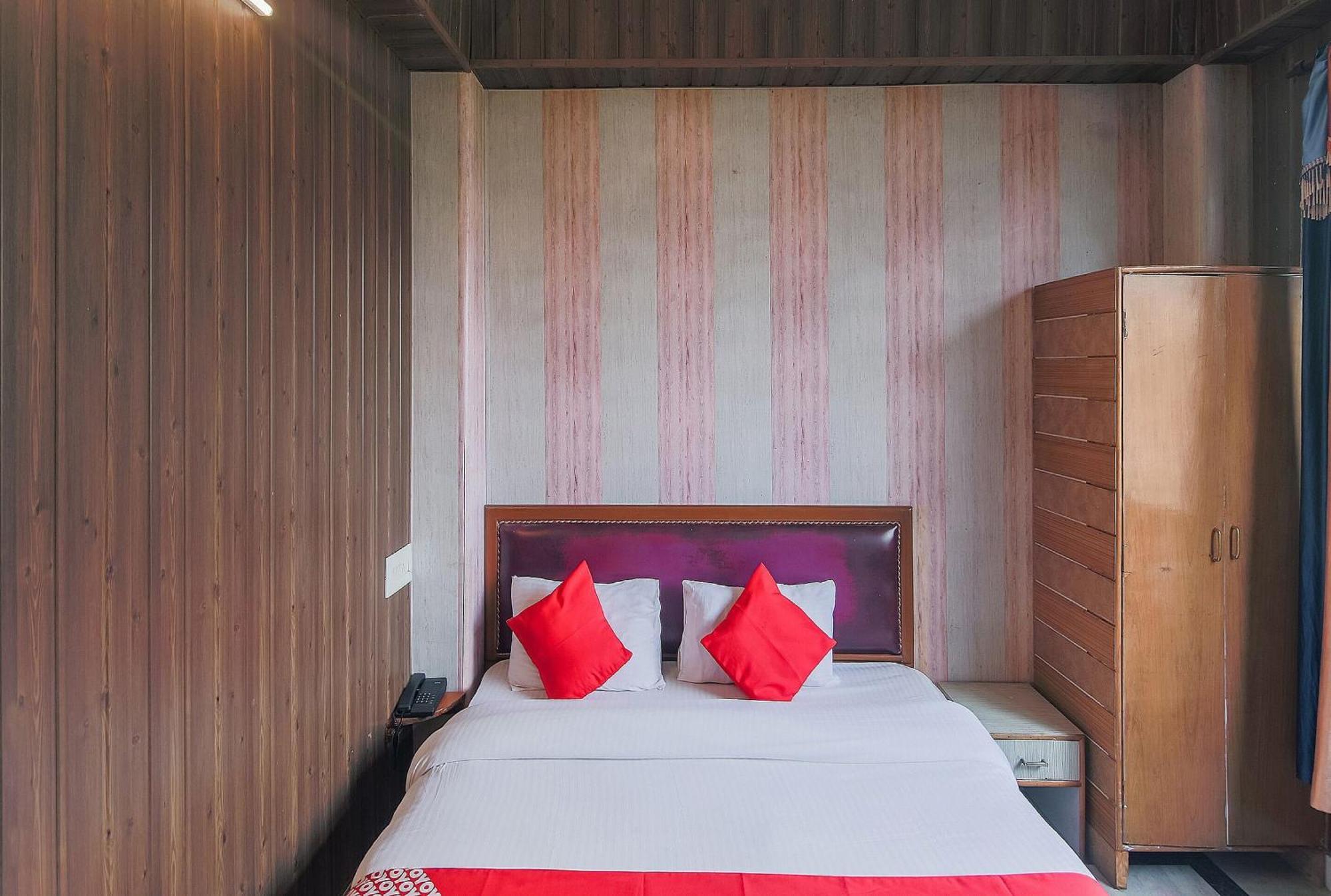 Palette Magarpatta Near Season Mall * Mundhwa